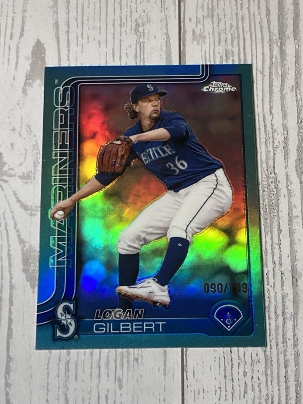 Seattle Mariners Logan Gilbert /199 Aqua Refractor 2025 Topps Chrome #11 Card